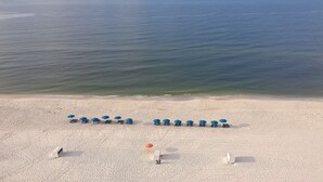 På stranden