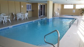 Innendørsbasseng og utendørsbasseng