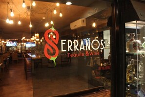 Bar (on property) - one block to medano beach , 2 blocks to the Cabo Marina & Downtown Cabo (Cabo San Lucas)