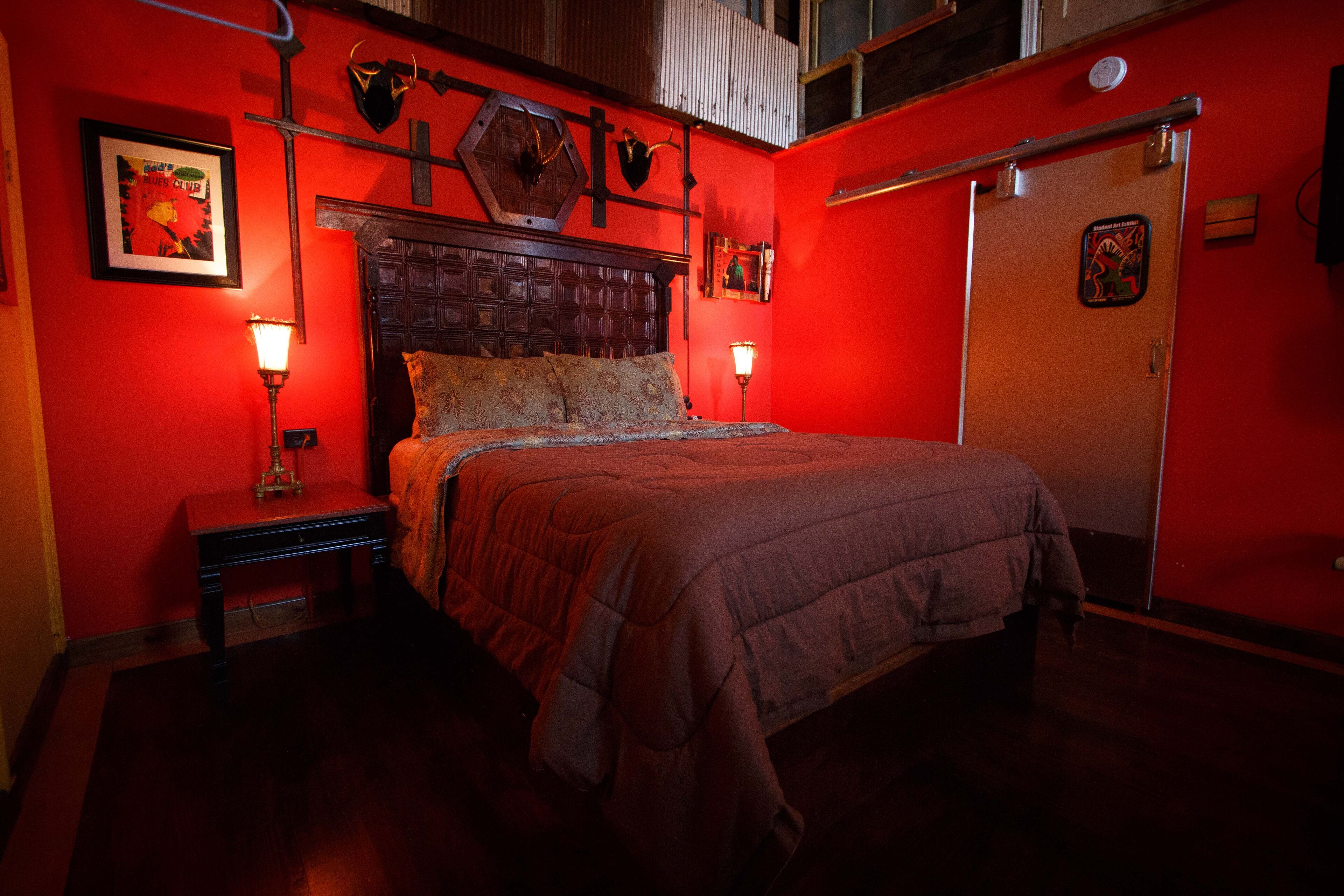 Delta Digs - 'The Place To Lay It Down In Clarksdale'