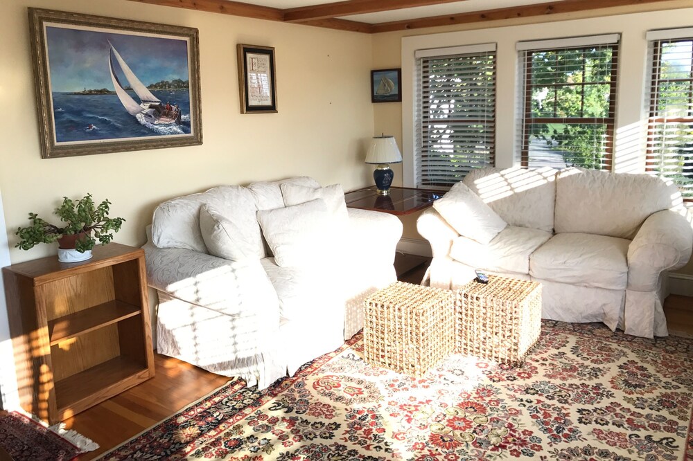 HARBOR VIEW CARRIAGE HOUSE