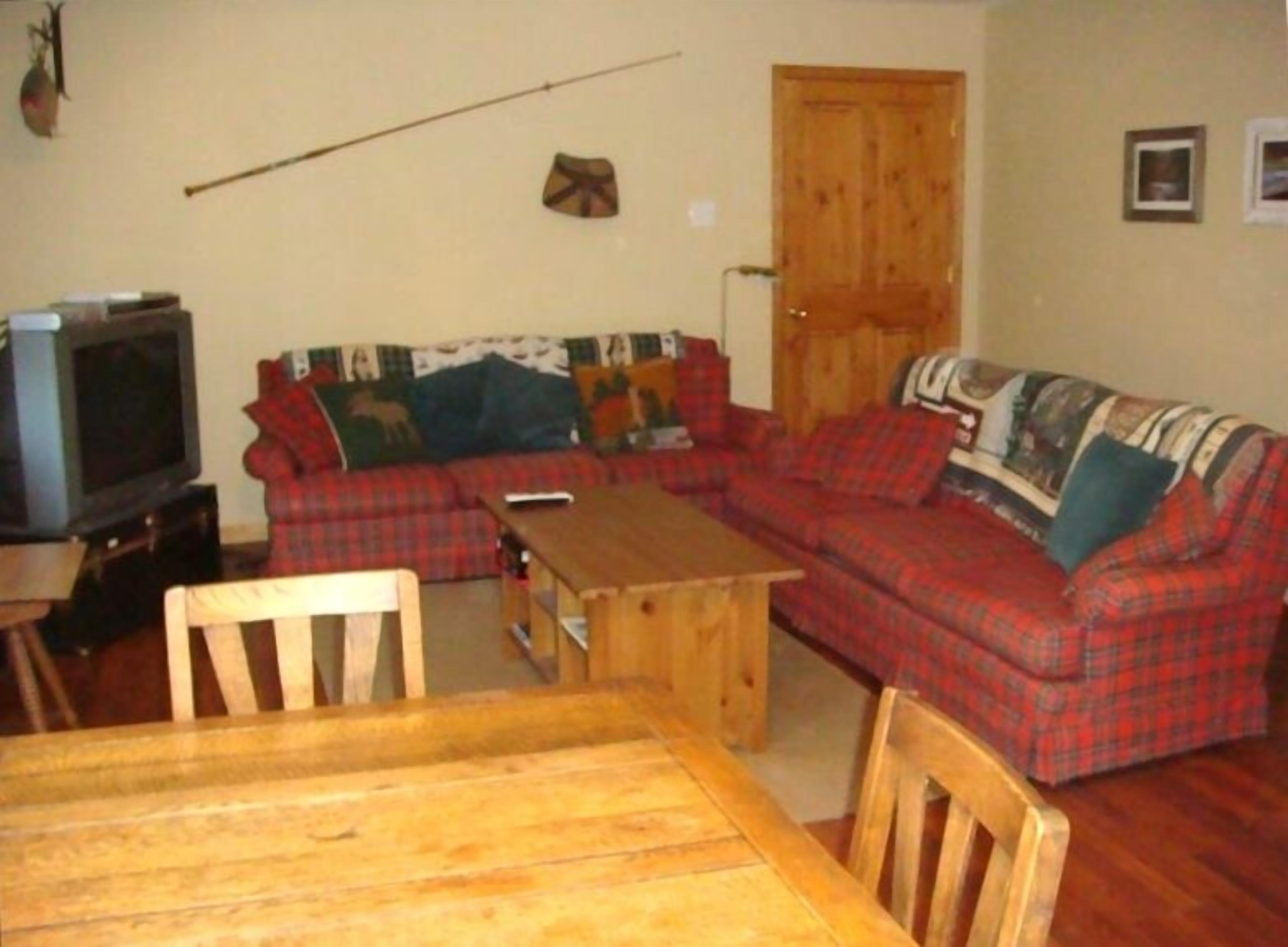 Trinity River Rental House, Free Wireless Internet and Flat screen TV!!