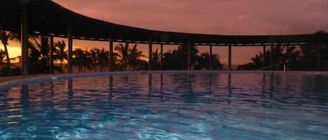 Outdoor pool, a heated pool