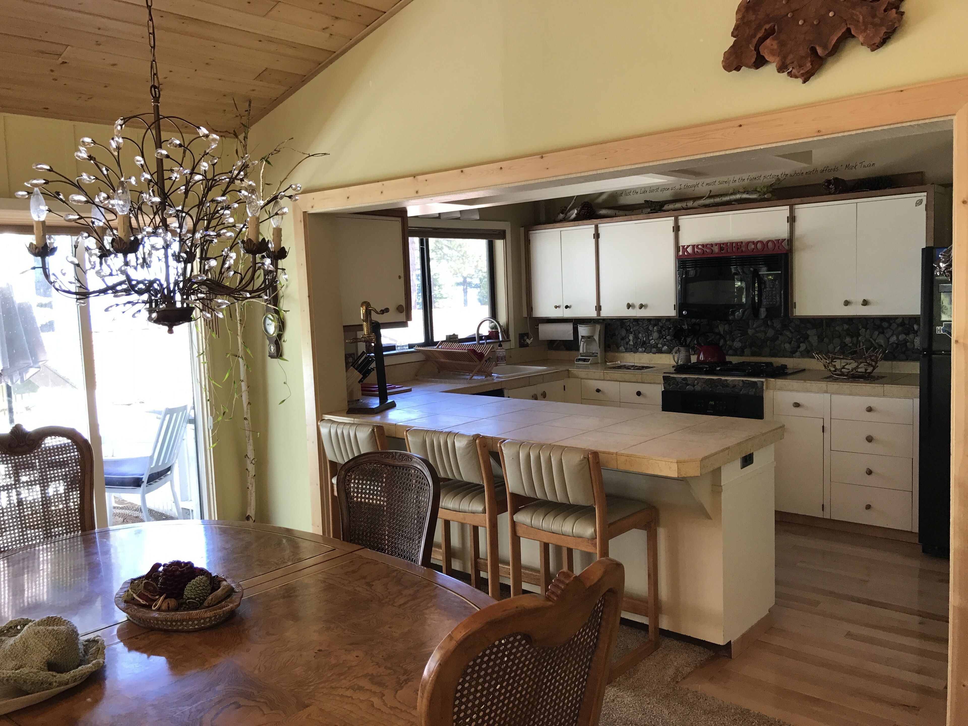 Overlooking the lake, Tahoma, steps from the beach and pier