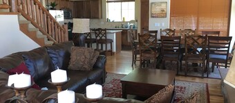 Ski inn / ut fantastisk 5-roms familieutleie nær toppen av skiheisen.  