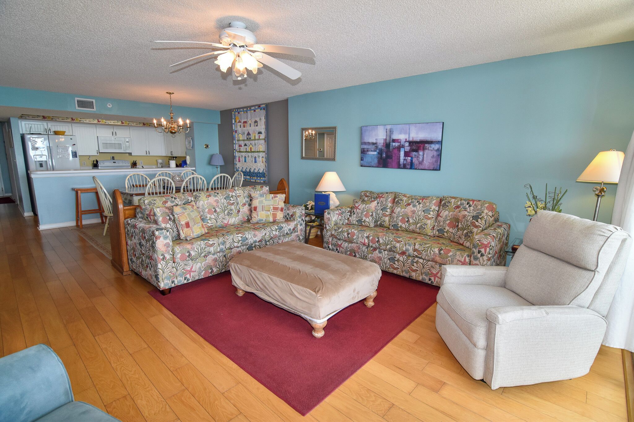 SPACIOUS OCEANFRONT 3 bedroom 3 bath. Sleeps 8. Amenities/location. Ocean Drive