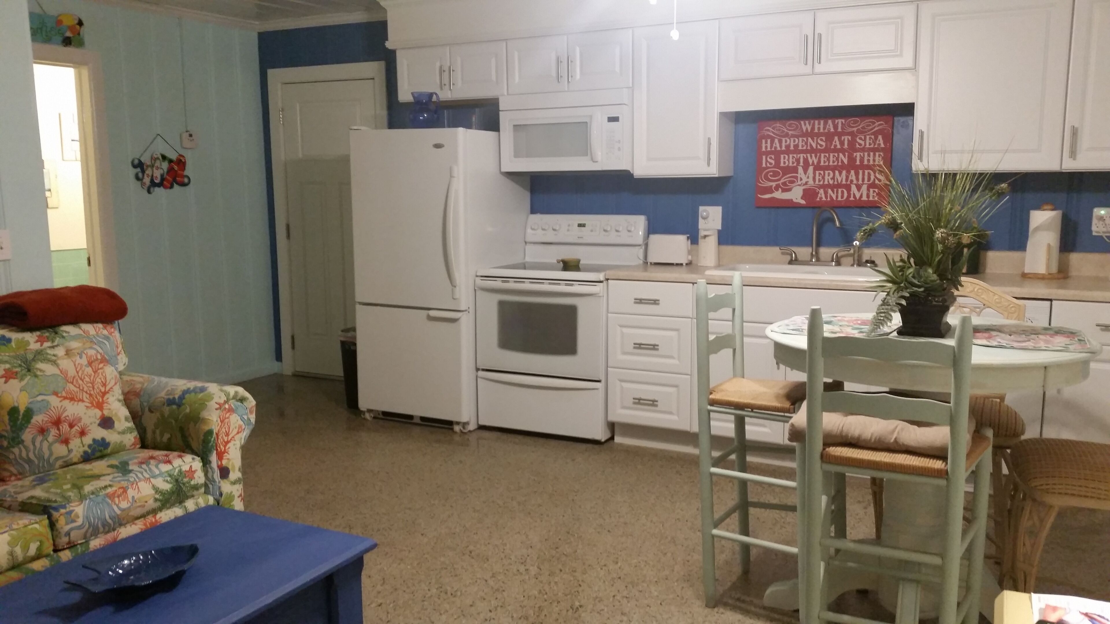 This Is A Beautiful  duplex, Owned By Two Southern Chicks on the West End.