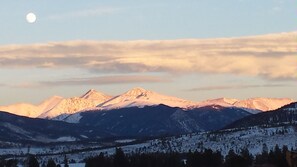 Exterior - Luxurious 3BR/3BA, Amazing Views, Private HotTub, Easy Access to Resorts  (Frisco)