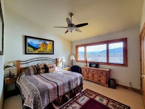 3 bedrooms, iron/ironing board, free WiFi, bed sheets - Luxurious 3BR/3BA, Amazing Views, Private HotTub, Easy Access to Resorts  (Frisco)