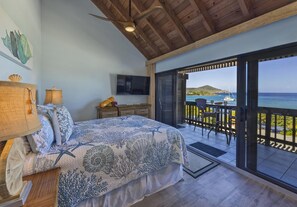 2 bedrooms, iron/ironing board, travel crib, free WiFi - JUST REMODELED! Beachfront Villa, 2 Bed/2 Bath, Building B (St. Thomas)