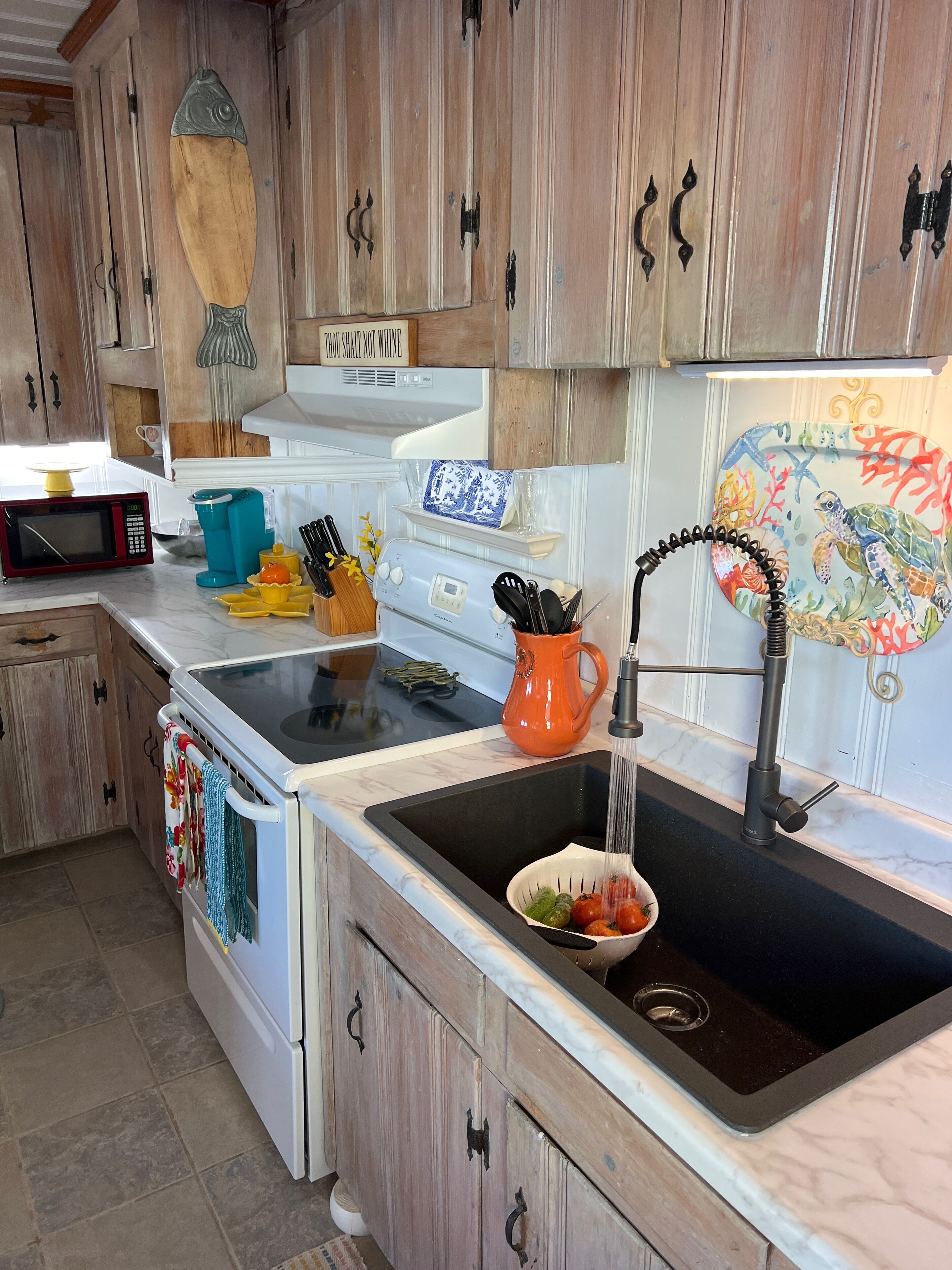 Eclectic Classic! Great View/Pvt Access/Pets Welcome!