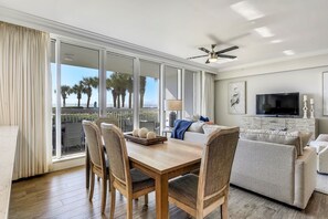 تلفزيون بشاشة مسطحة، مشغل دي في دي