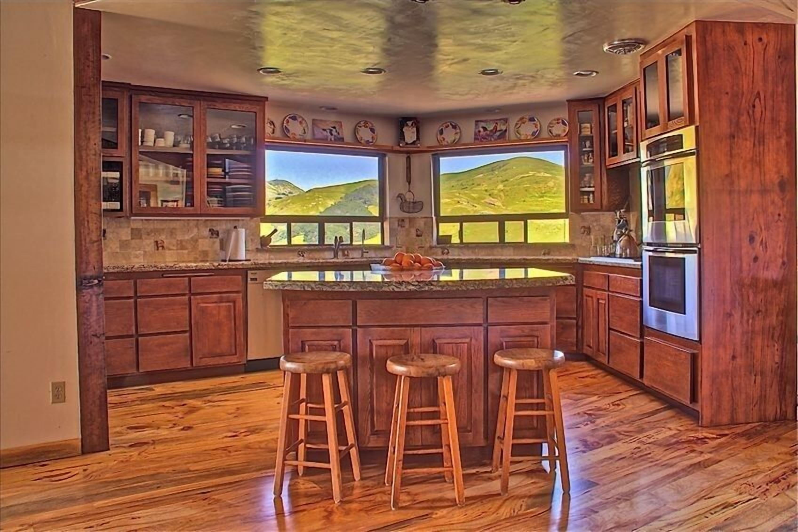 SLO County's Finest Destination Luxury Ranch Retreat/8BR/7b/ 20yd lapPool/Tennis