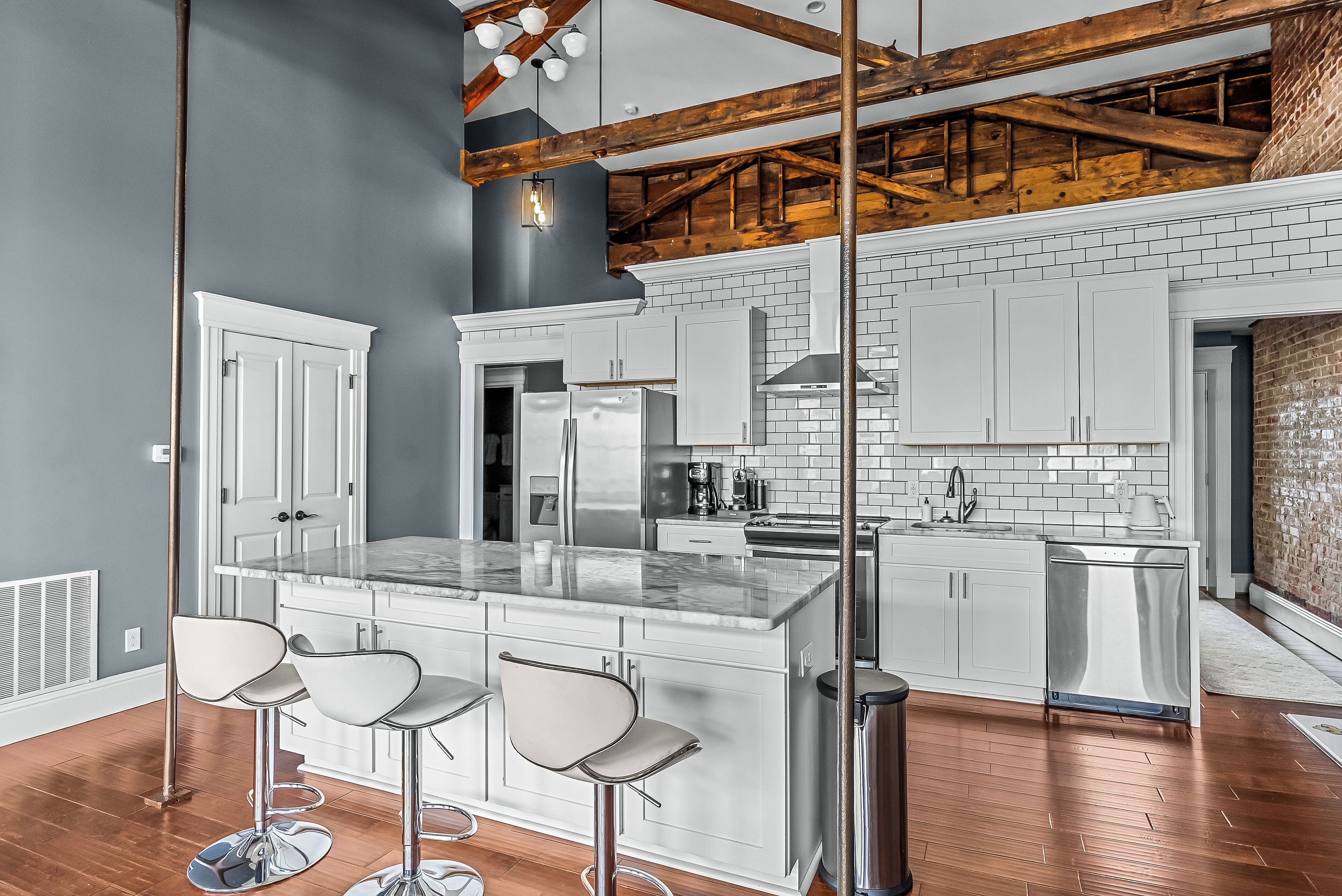 雪櫃、微波爐、焗爐、爐具