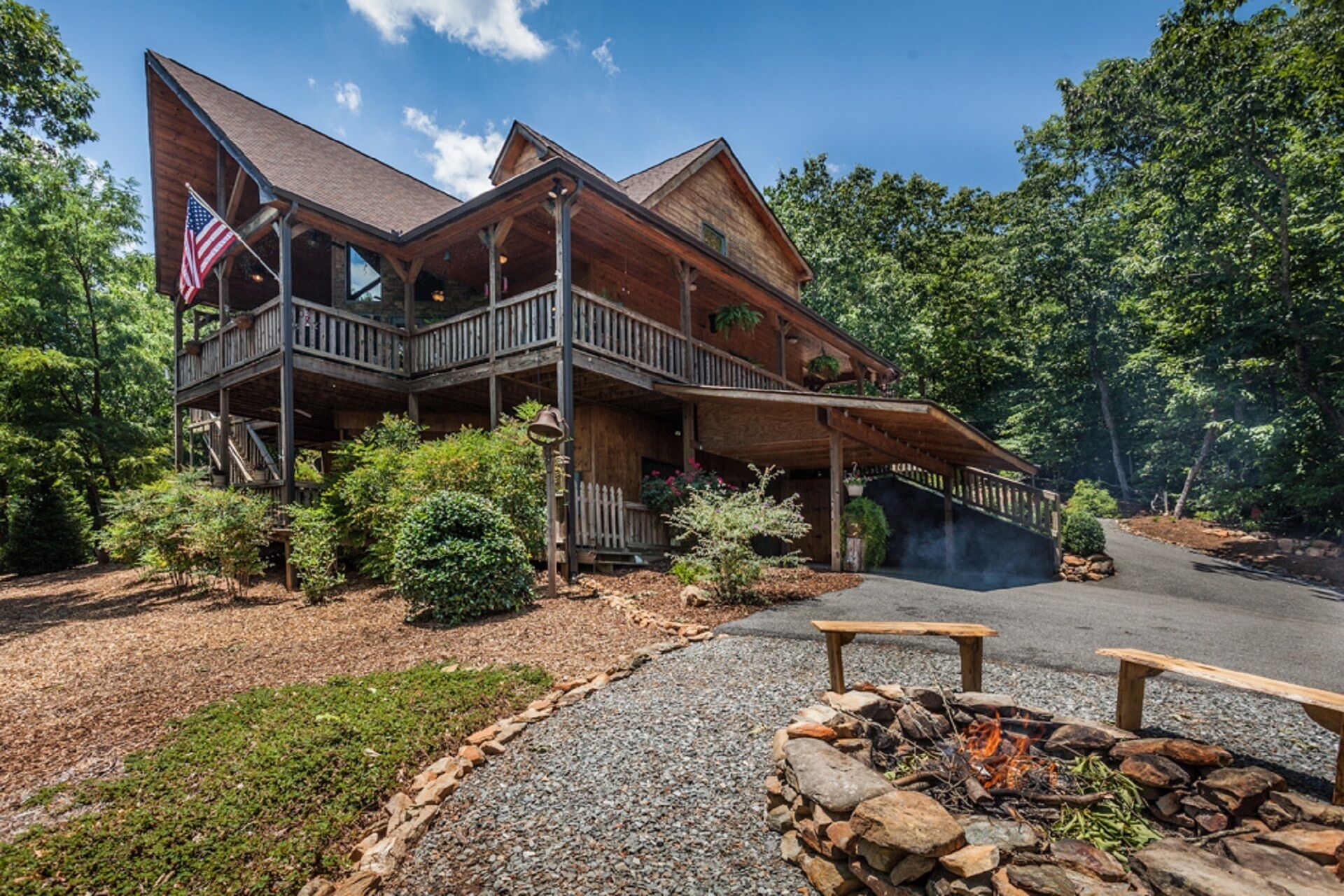 Our Mountain Fantasy - Views, Hot Tub, Dog Friendly