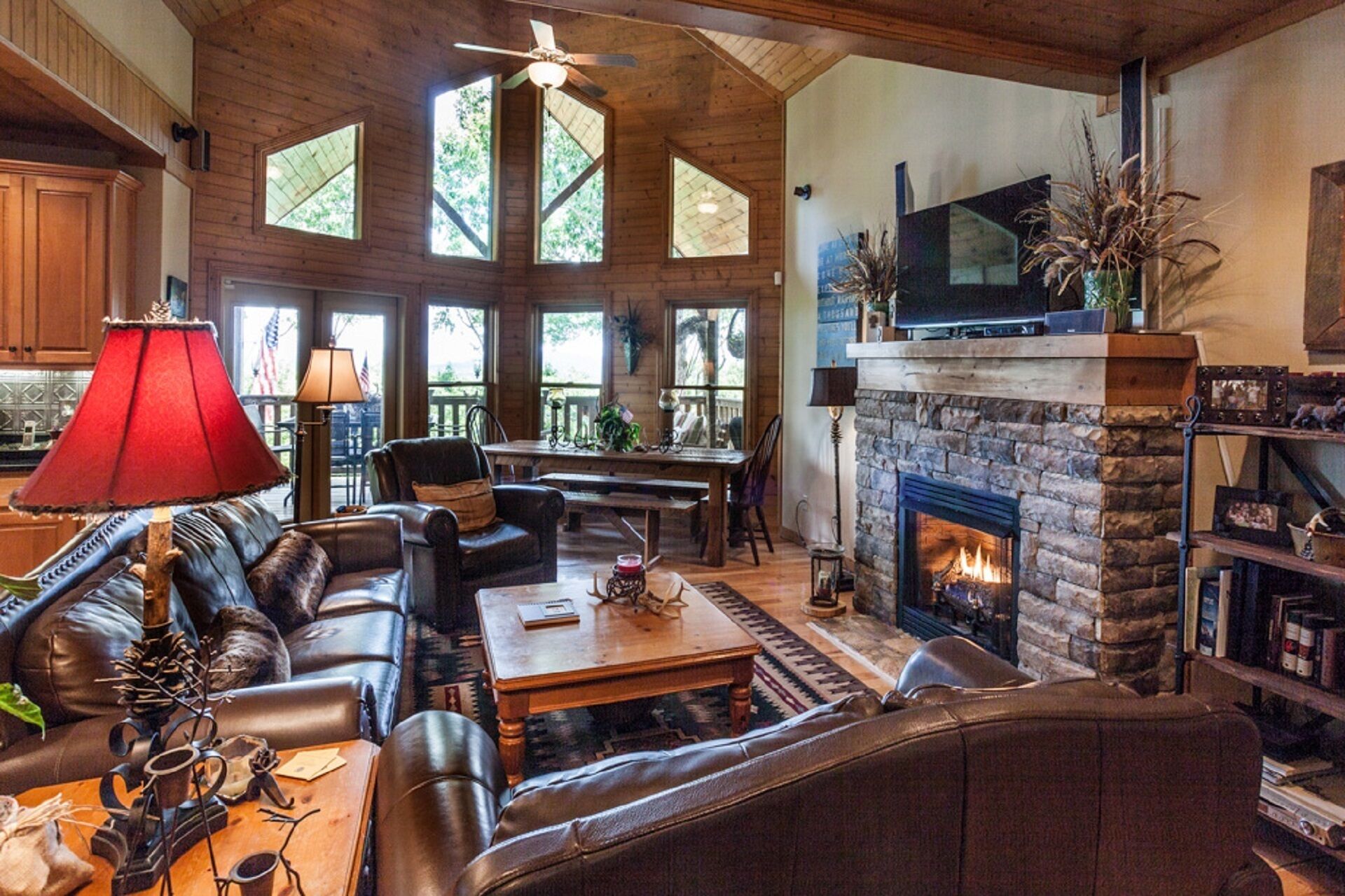 Our Mountain Fantasy - Views, Hot Tub, Dog Friendly