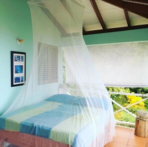 4 bedrooms, iron/ironing board, Internet, bed sheets