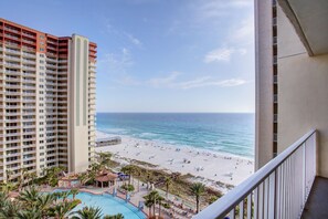 Property grounds - 1 Bedroom Plus Bunks in Shores of Panama RSVP Parking (Panama City Beach)