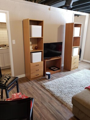 1 habitación, escritorio, tabla de planchar con plancha y wifi gratis 