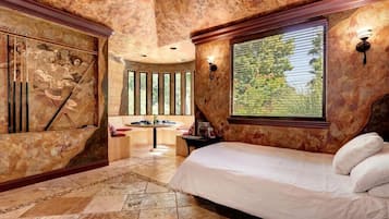 1 bedroom, iron/ironing board, travel crib, WiFi