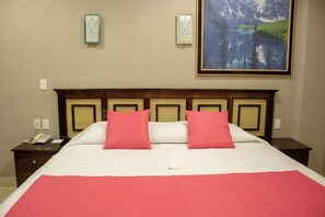 Deluxe Double Room, 1 Katil Raja (King), Accessible | Seterika/papan seterika, Wi-fi percuma, cadar katil 