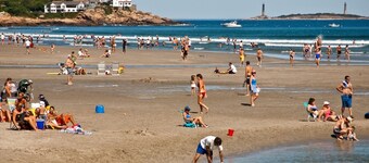 PREMIUM PROPERTY - Private 2-Acre Retreat - MODERN 4 Bedrooms - See Video Tour