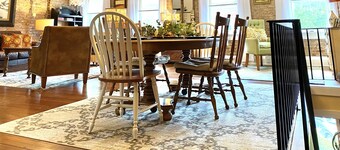 Cora Leigh’s Retreat-Exquisite Condo with Downtown H’ville at your front door!