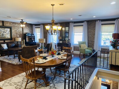 Cora Leigh’s Retreat-Exquisite Condo with Downtown H’ville at your front door!