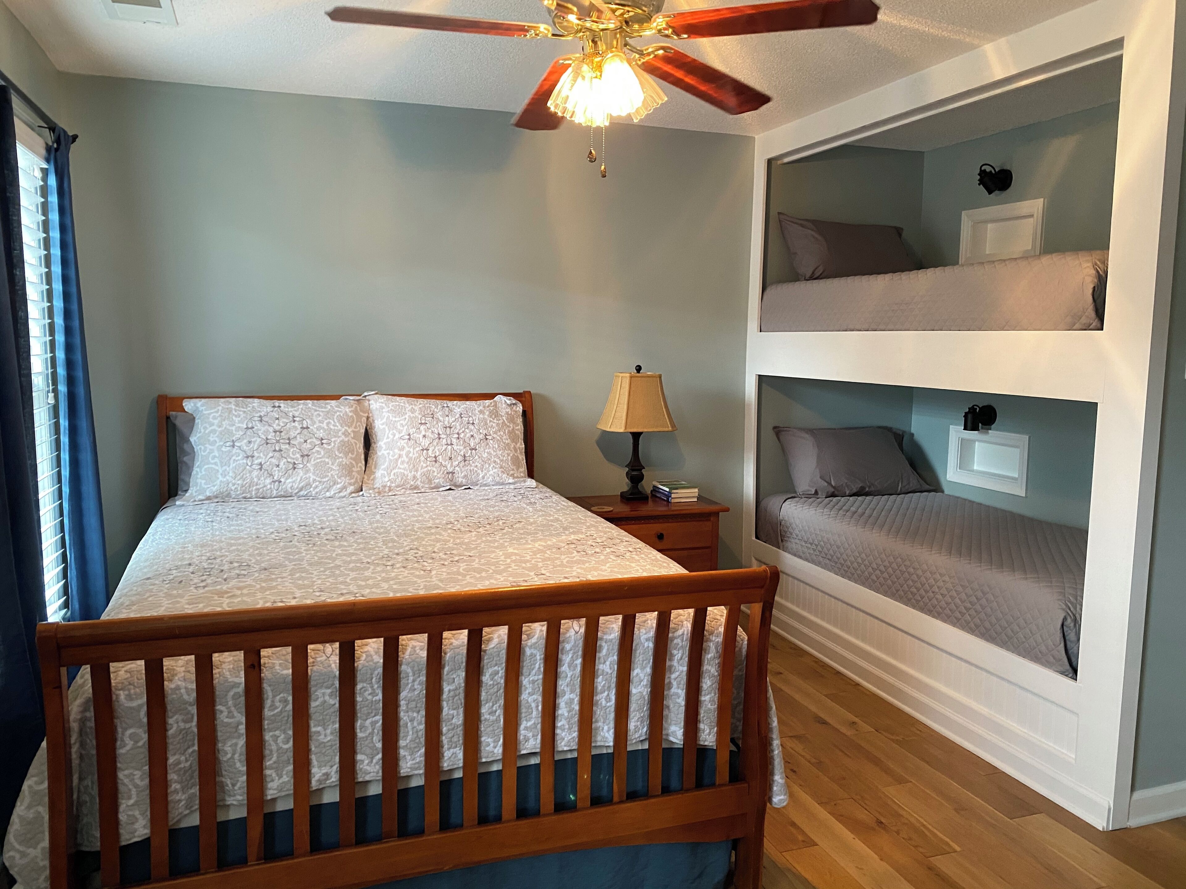 Family…Friends…Fido…and the best Lake Norman Views!!! Mooresville, NC