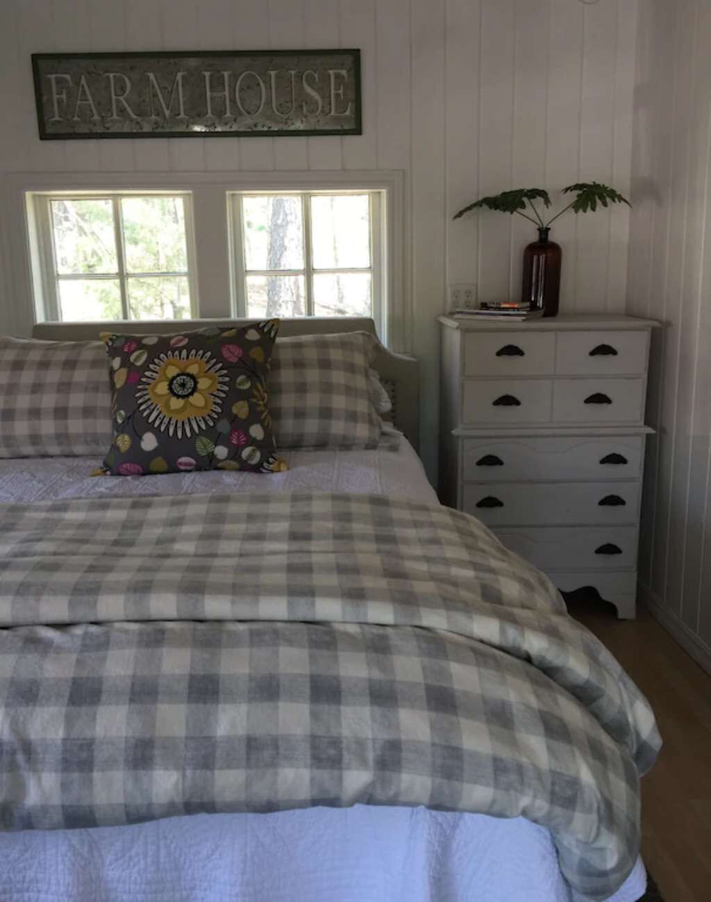 Romantic Refreshing 1890s Cottage Uptown Eureka Springs Weekday Specials!