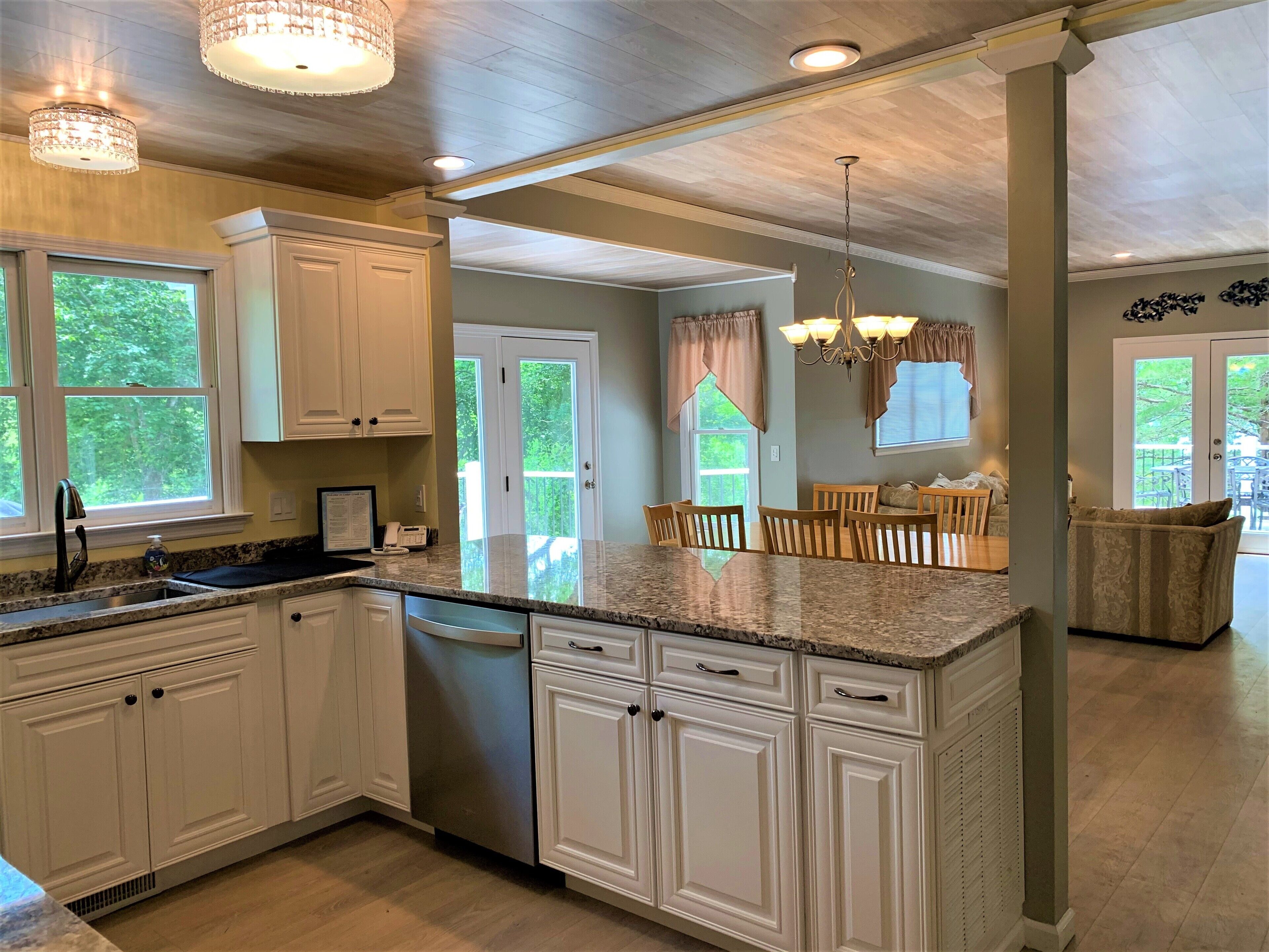 Cedar Creek Inn TN,  Norris Lake, waterfront, Deerfield , covered dock, cove