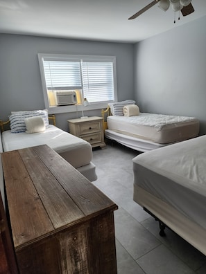 4 habitaciones, tabla de planchar con plancha y wifi gratis 