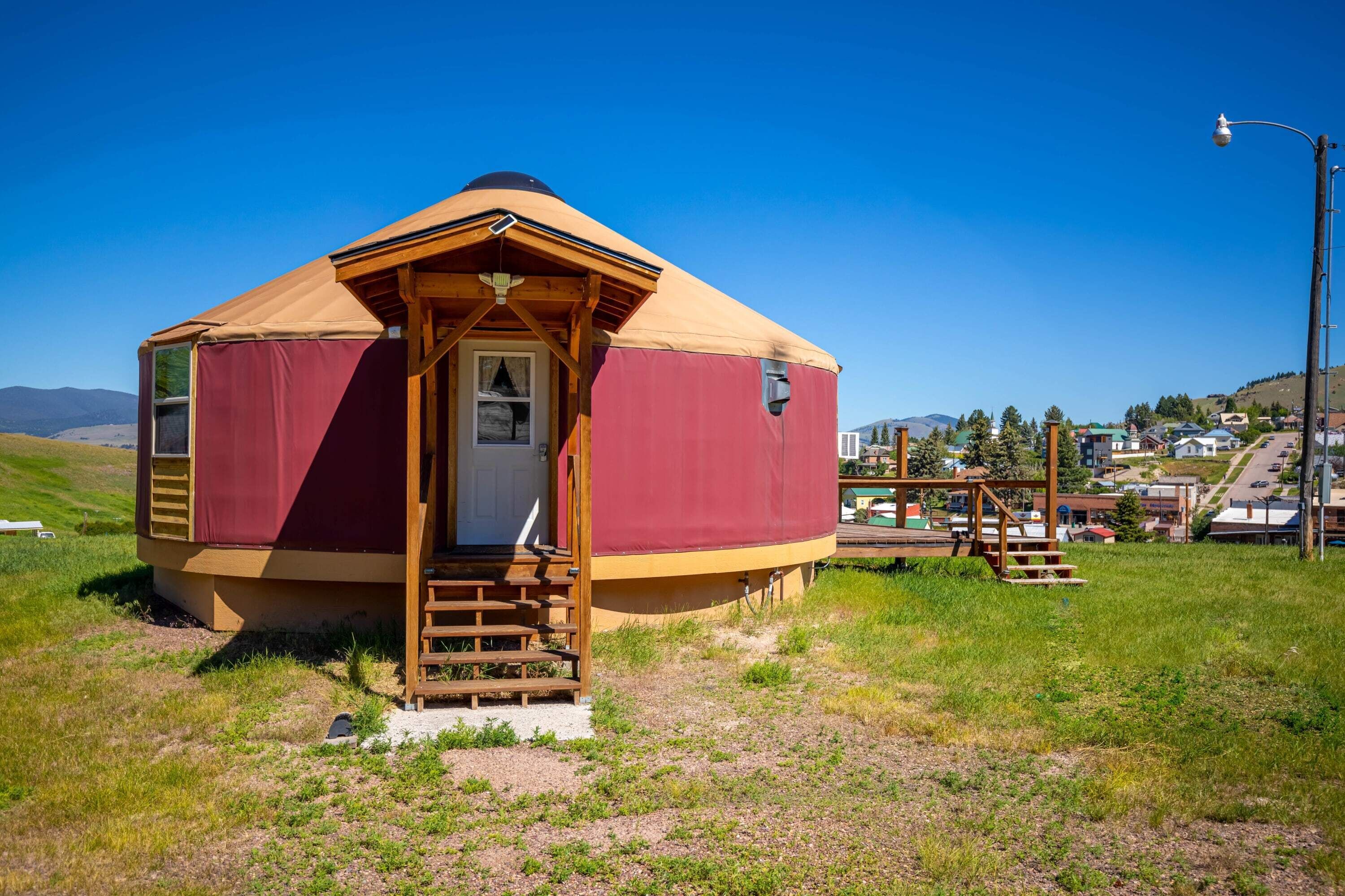 The Burg Yurt - Historic Downtown Philipsburg