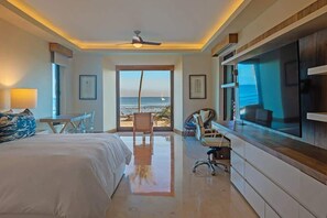 4 Schlafzimmer, Zimmersafe, Schreibtisch, Bügeleisen/Bügelbrett