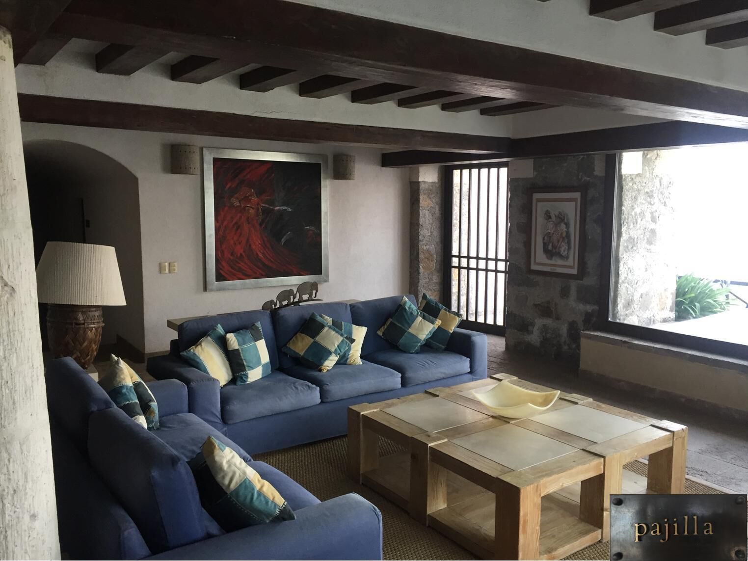 El Beneficio, esplendida villa a la orilla del lago, extraordinaria ubicación