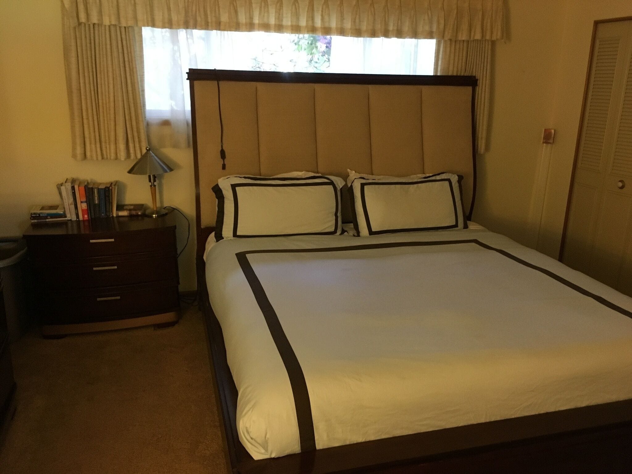 3 chambres, fer et planche à repasser, Wi-Fi, draps fournis