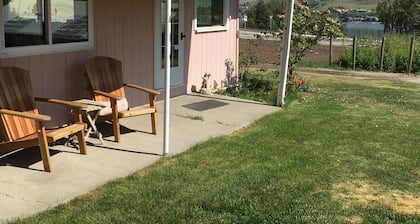 Lake View Home Walking Distance to Town and Vin du Lac Winery