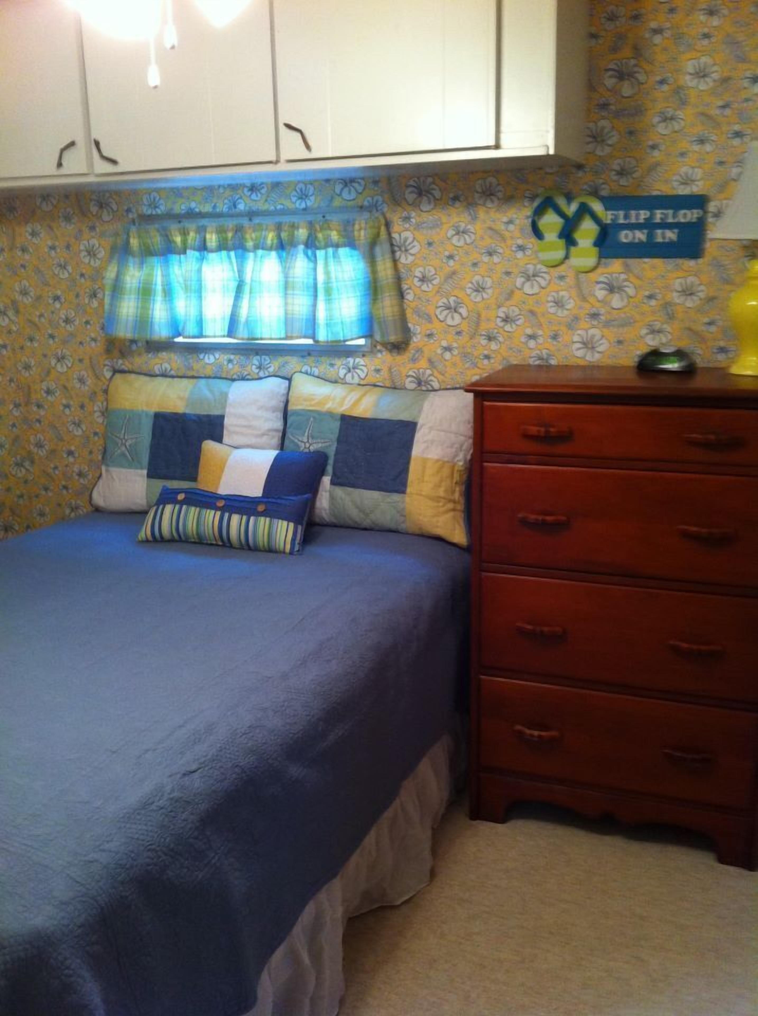 Ocean Lakes.  Lakefront home, rates include taxes,golf cart & cleaning!