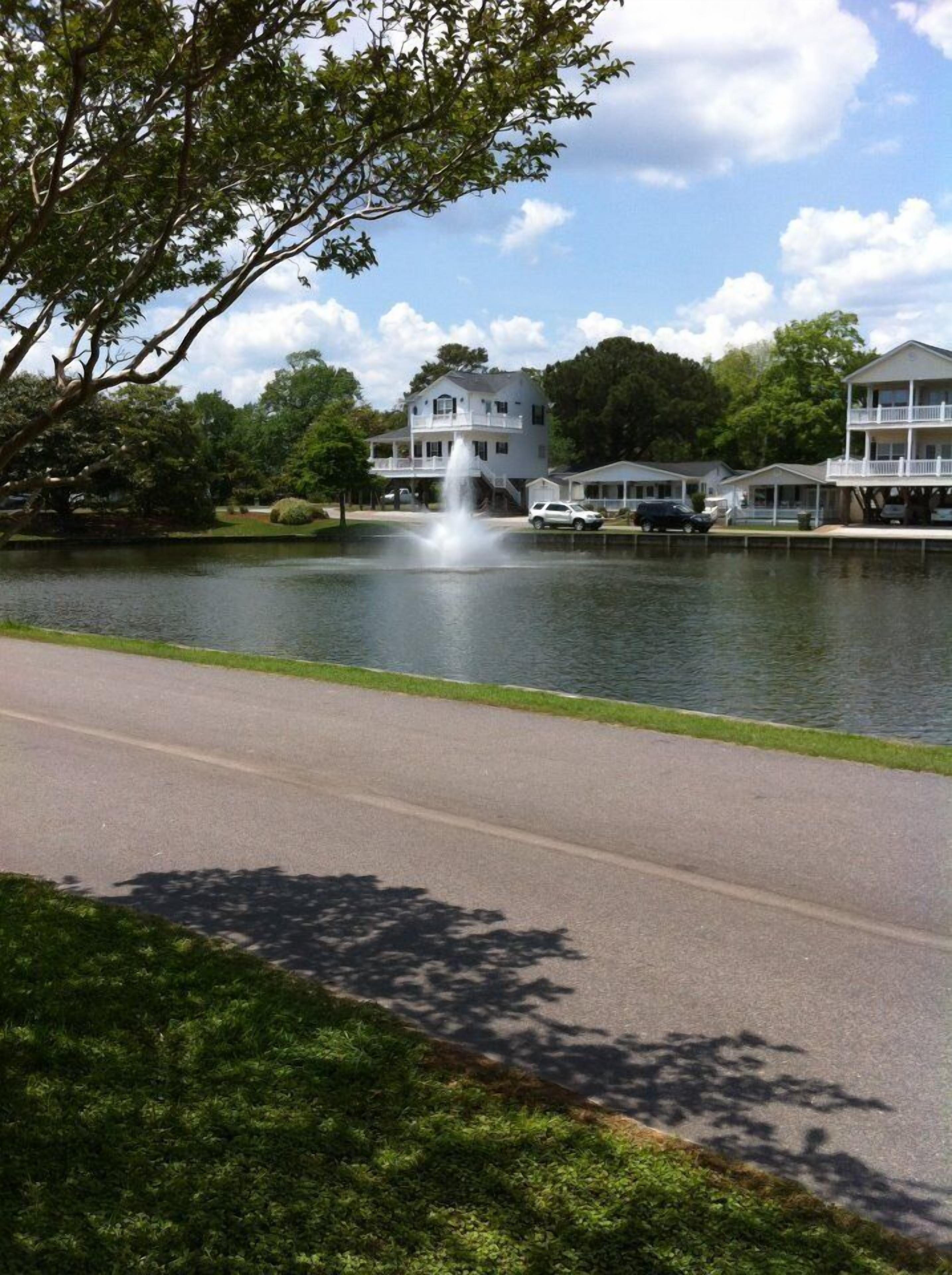 Ocean Lakes.  Lakefront home, rates include taxes,golf cart & cleaning!