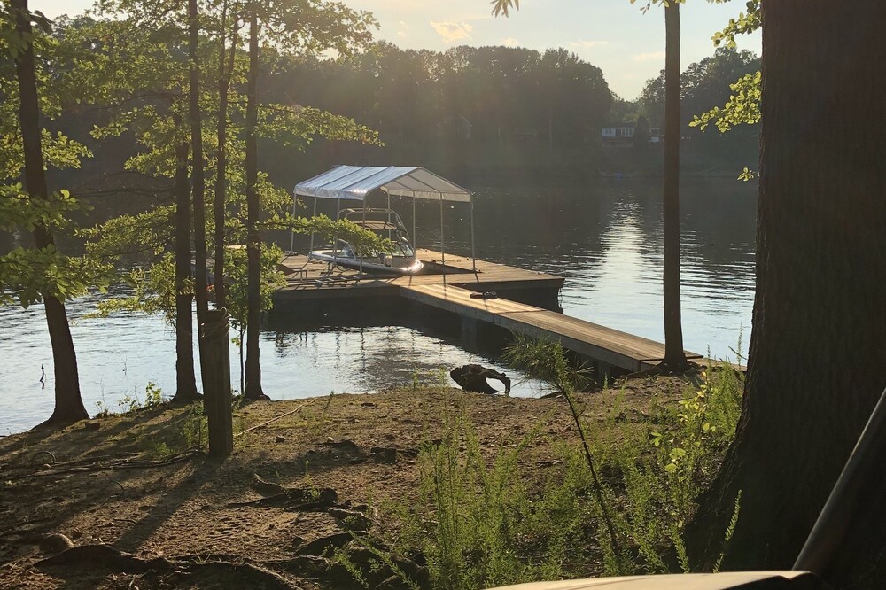 A Perfect Getaway at Kerr Lake
