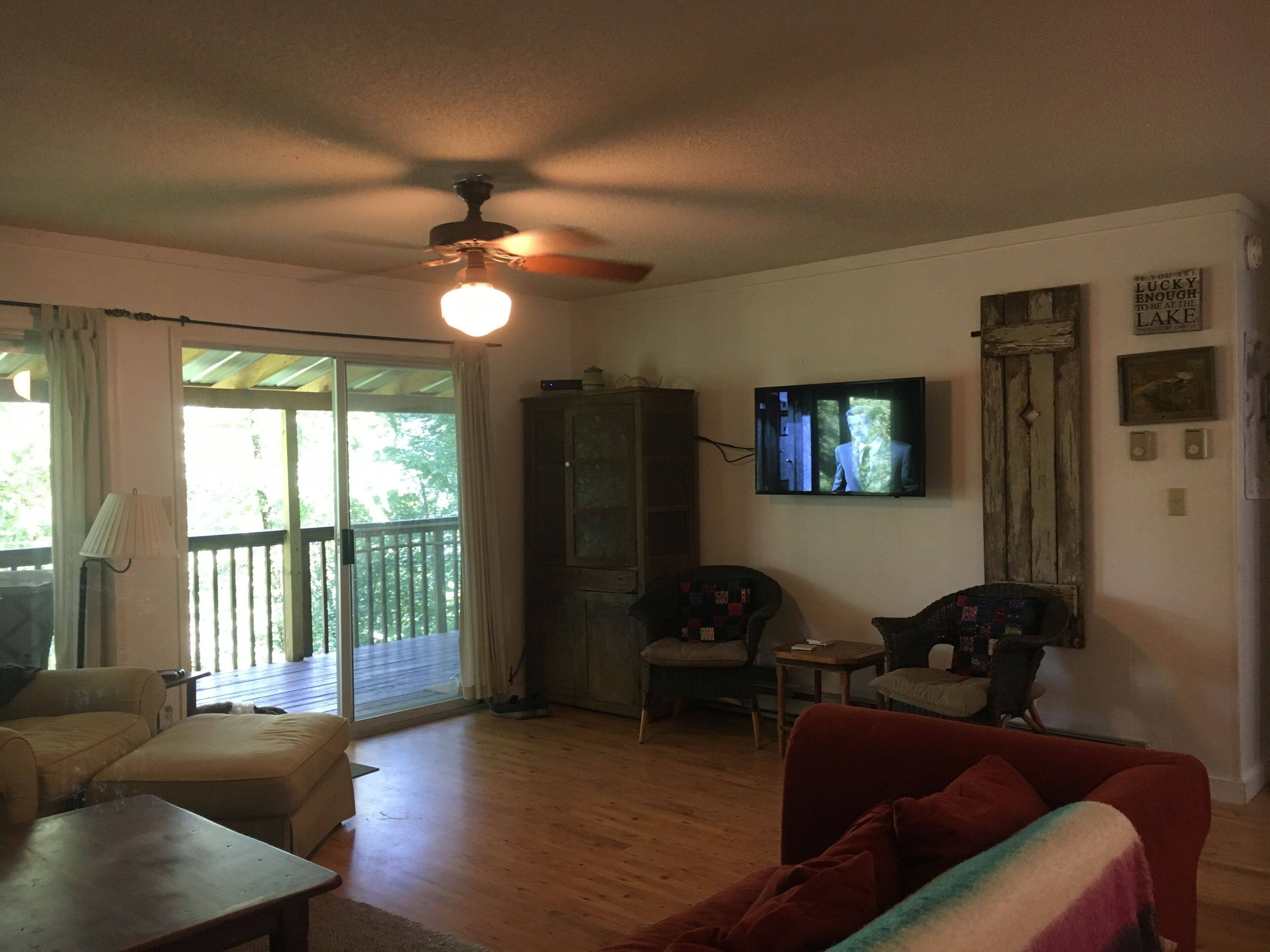 Grace Cottage: Cozy.  Affordable.  On the lake.  Perfect for a small family!   