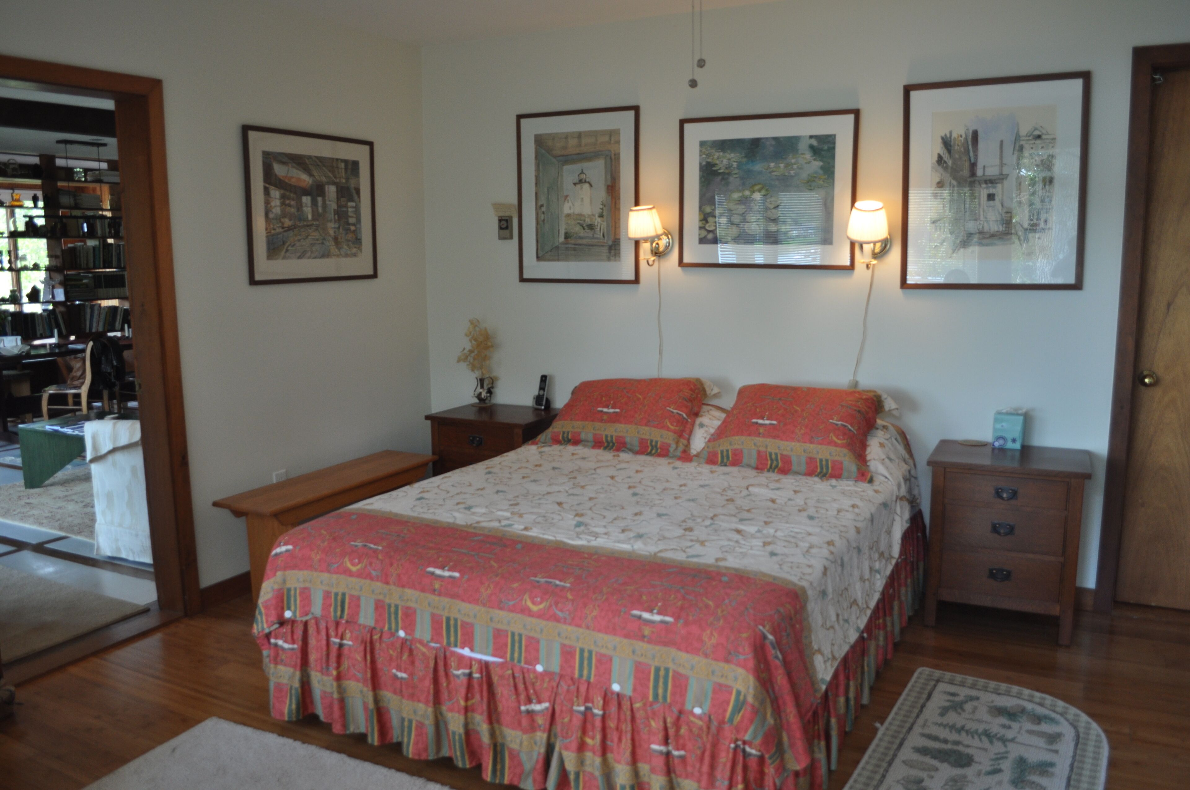 Lagoon Pond House with Beach Access - Kayaker Paradise