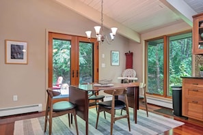 Dining - Morgan Escape - Hot Tub & Sauna, Quechee Club (Quechee)