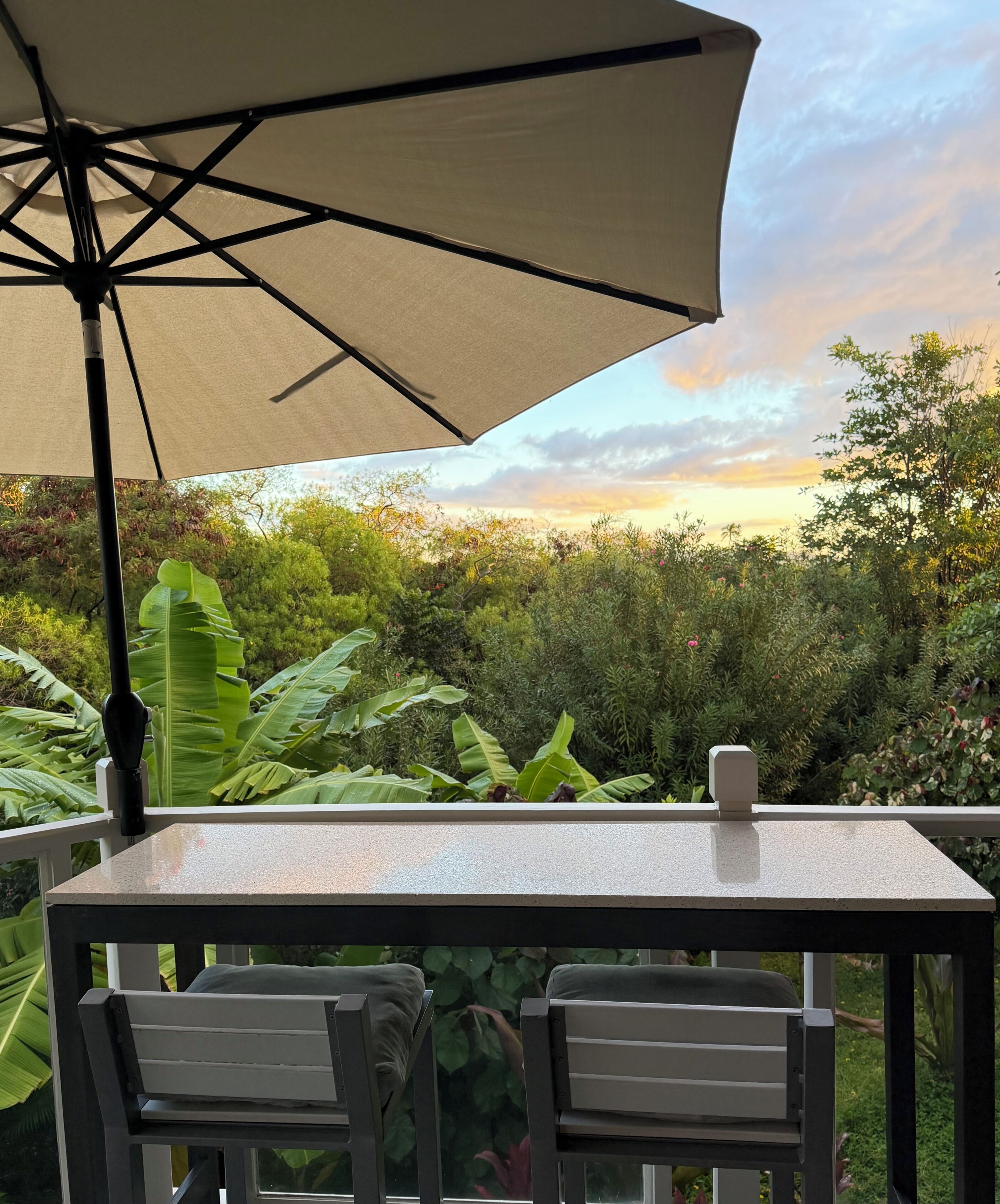 The best breakfast and dinner spot on the lanai