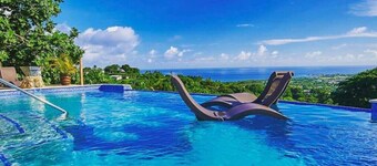 Eagle's Base Villa with Spectacular Views-Sleeps22