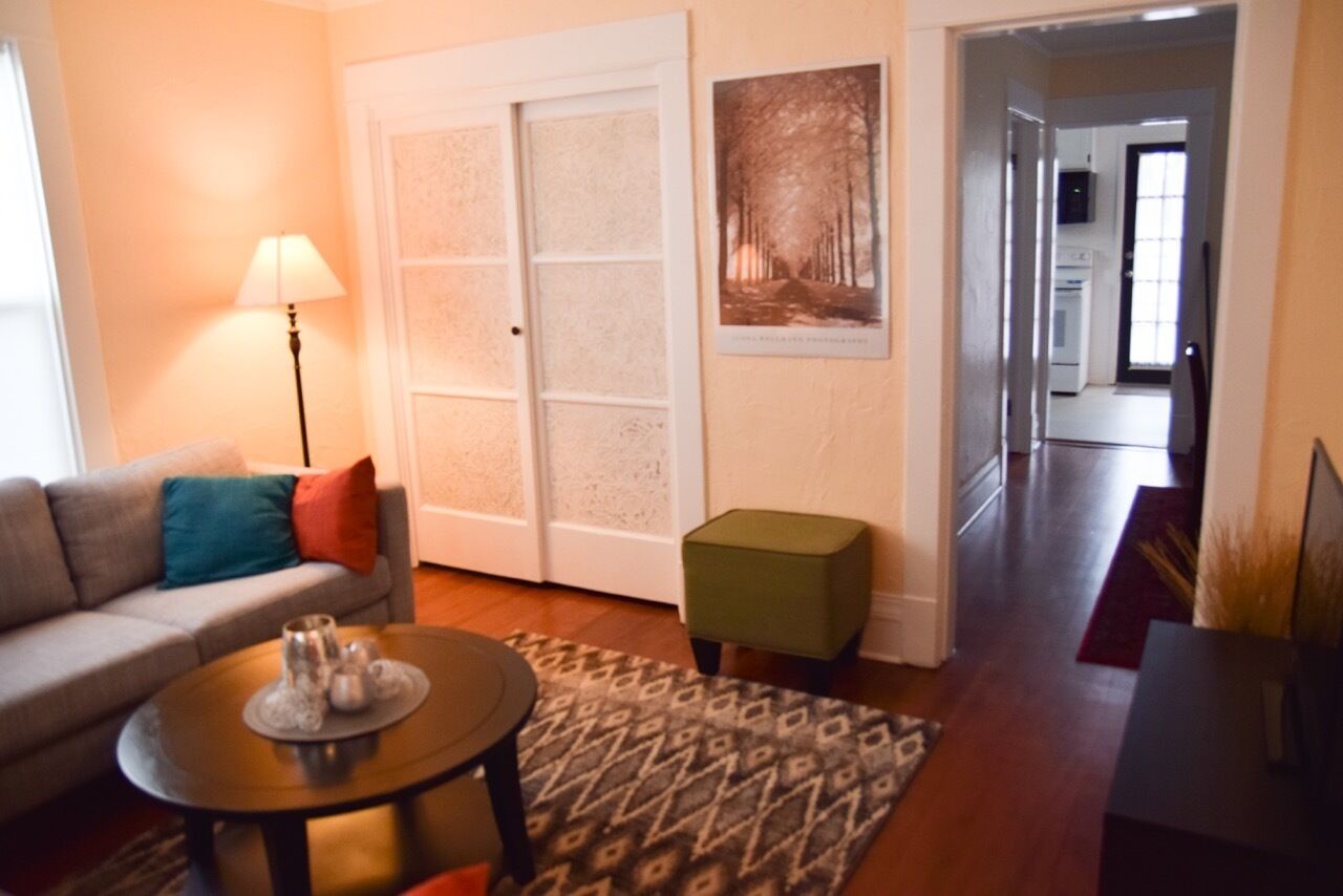 Two Bedroom Cottage In the Heart of Proctor Neighborhood 