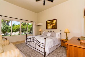 6 chambres, bureau, fer et planche à repasser, lit parapluie