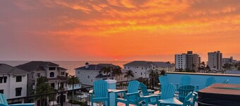 5 STAR Beach Vacation on Destination Chanel 300 steps to the BEACH