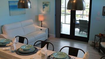 TV connectée, cheminée, chaßne hi-fi