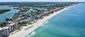 5 STAR Beach Vacation on Destination Chanel 300 steps to the BEACH